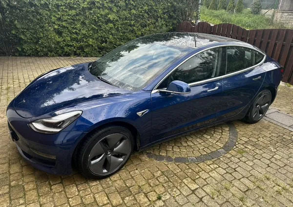 pomorskie Tesla Model 3 cena 111000 przebieg: 80000, rok produkcji 2019 z Zbąszyń